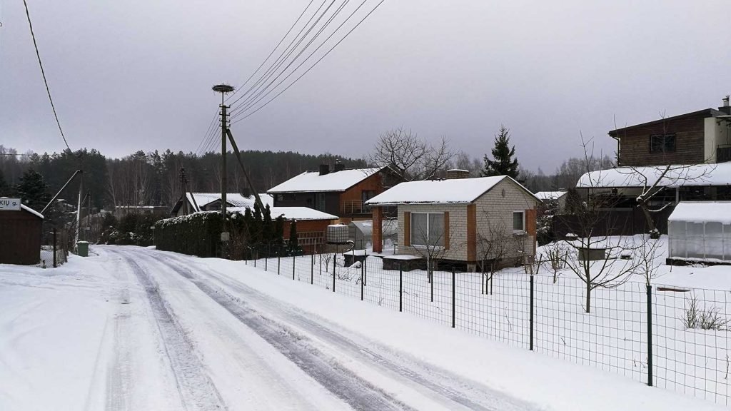 Kelias sodininkų bendrijoje žiemą